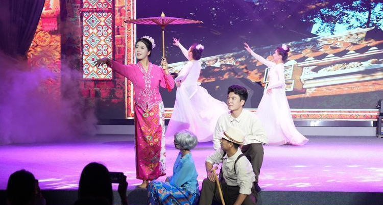 媒體采風(fēng)團(tuán)開啟泉州探索之旅 洋博主打卡梧林村 簪花品鄉(xiāng)味