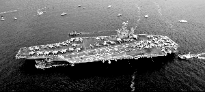 2008年9月25日，日本橫須賀軍港，原定部署在橫須賀基地的核動力航母“喬治·華盛頓”號入港。資料圖
