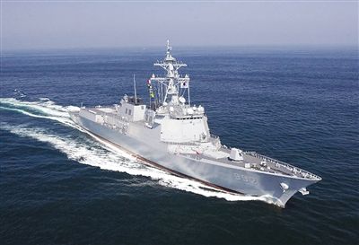 宙斯盾驅逐艦 載有尖端的雷達和反導系統。每天僅油費就近萬美元。