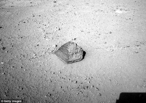 火星隕石主要分為三種——輝玻巖、輝橄巖和純橄巖，幾乎涵蓋所有火星隕石，但“黑美人”不屬于這三種類型中的任何一種