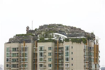8月15日拍攝的北京人濟山莊“最牛違建”。新京報記者 浦峰攝