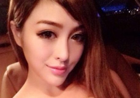 復(fù)旦?；ㄐ愿兴椒空樟鞒?網(wǎng)友感嘆女神不再清純