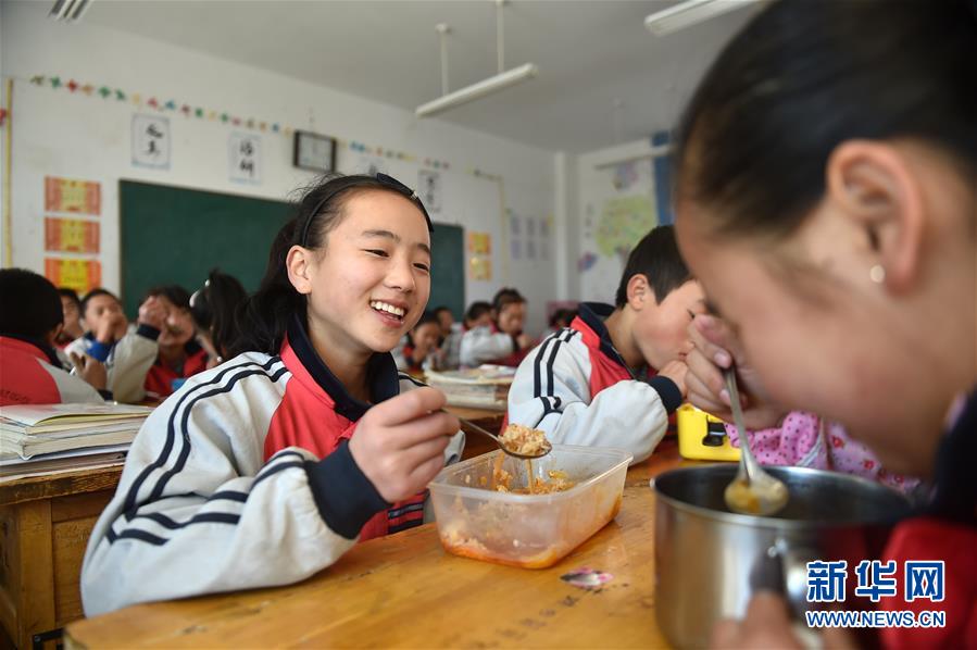 (新華全媒頭條·十九大特別報(bào)道·圖文互動)(5)為了全體人民對美好生活的追求——從黨的十九大看黨始終不渝的奮斗目標(biāo)