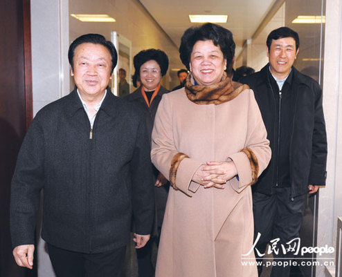 2月6日，全國人大常委會副委員長、全國婦聯(lián)主席陳至立到最高人民法院視察中國女法官協(xié)會工作。